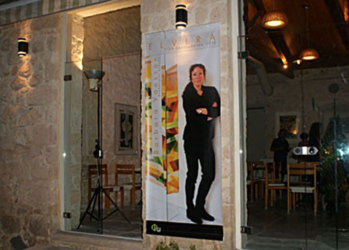 Δυο Γυναίκες – Δυο Κόσμοι Δυο Γυναίκες – Δυο Κόσμοι